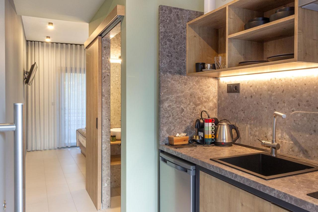 Araliki Suites بوليخرونو المظهر الخارجي الصورة