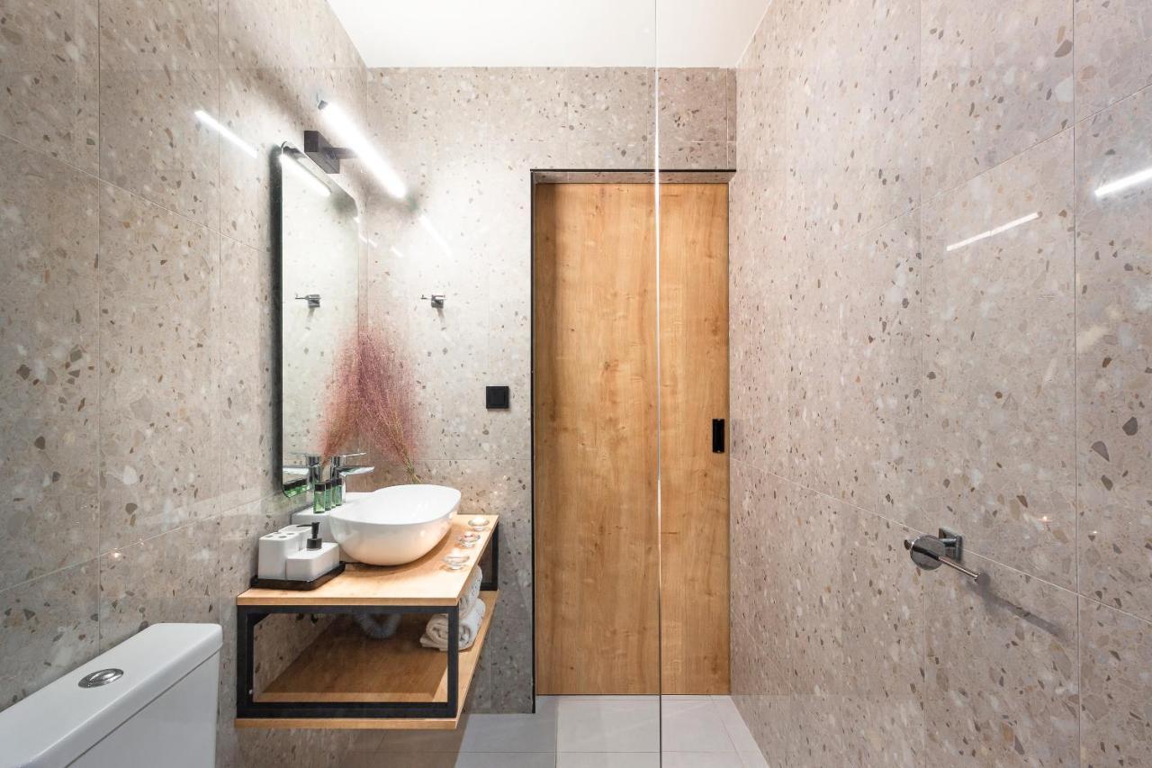 Araliki Suites بوليخرونو المظهر الخارجي الصورة