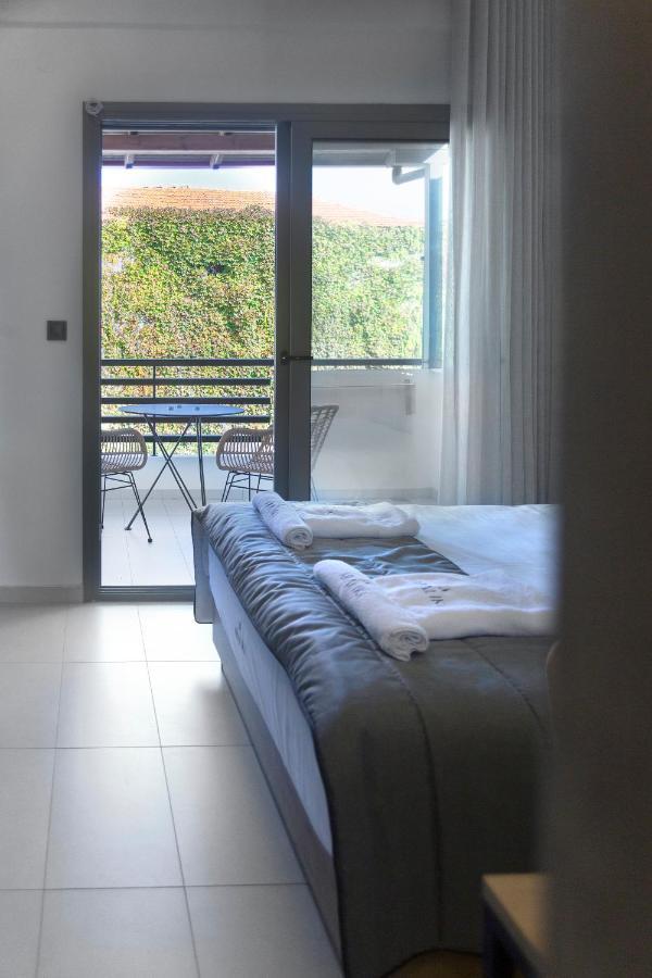 Araliki Suites بوليخرونو المظهر الخارجي الصورة