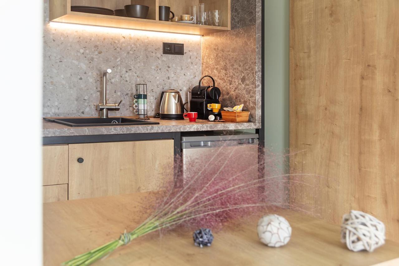 Araliki Suites بوليخرونو المظهر الخارجي الصورة