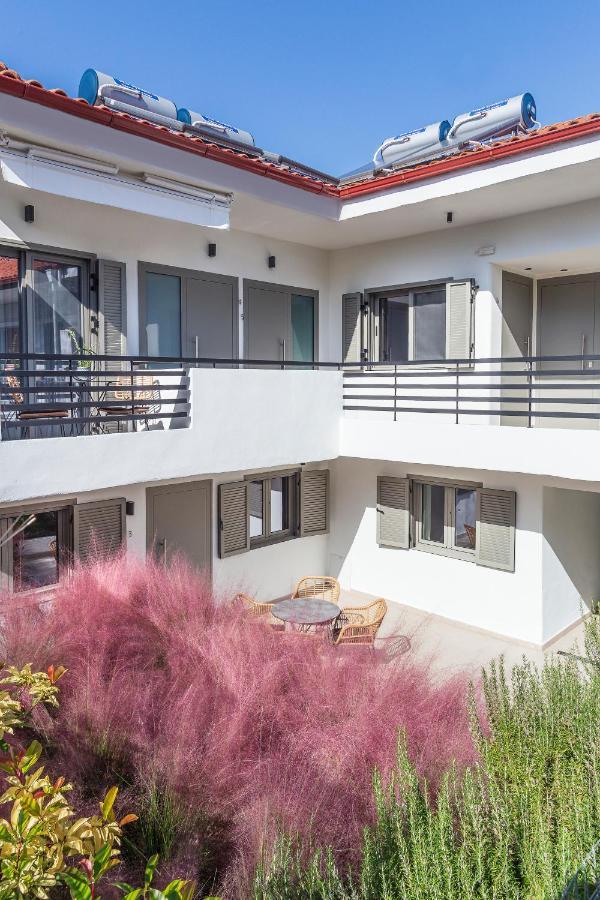Araliki Suites بوليخرونو المظهر الخارجي الصورة