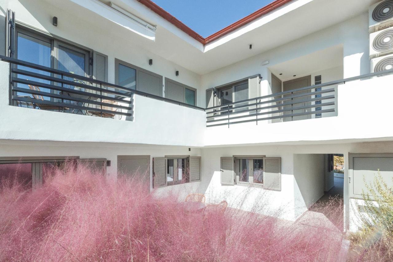 Araliki Suites بوليخرونو المظهر الخارجي الصورة