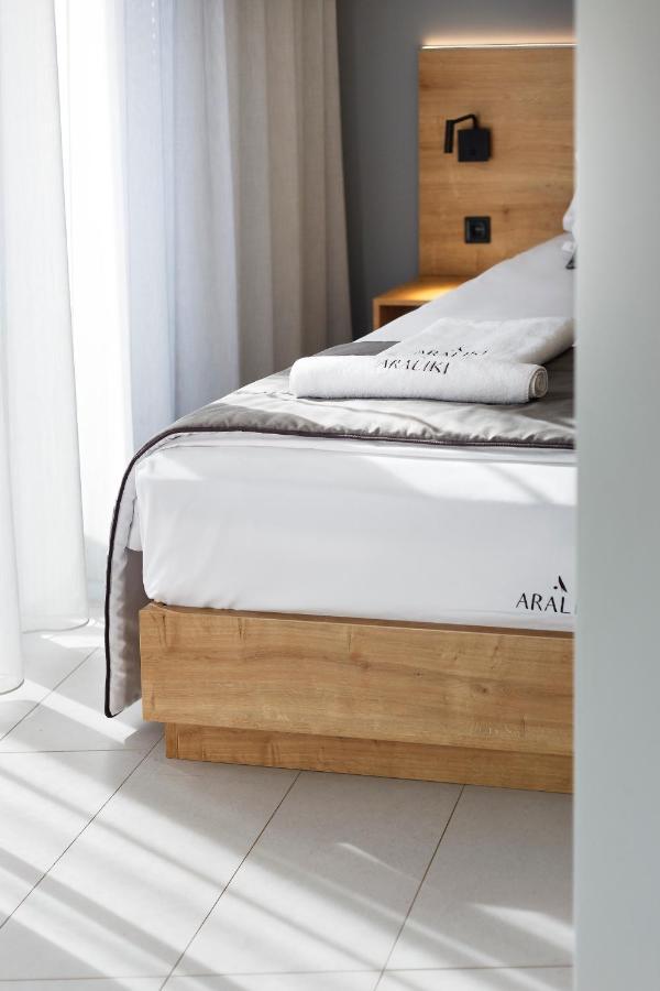 Araliki Suites بوليخرونو المظهر الخارجي الصورة