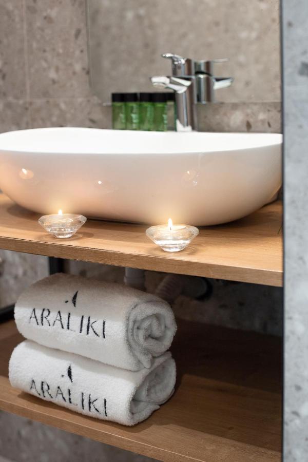 Araliki Suites بوليخرونو المظهر الخارجي الصورة