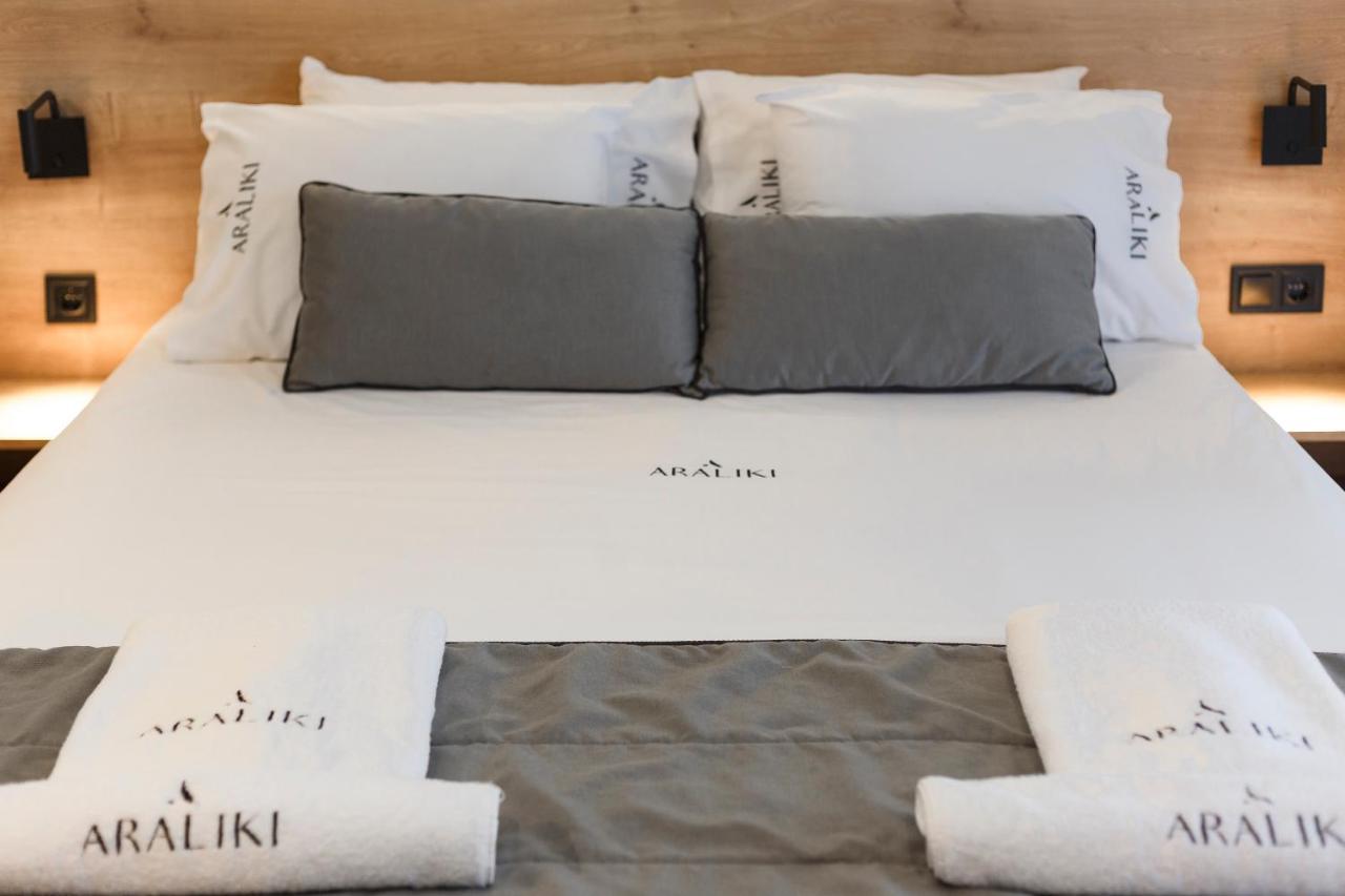 Araliki Suites بوليخرونو المظهر الخارجي الصورة